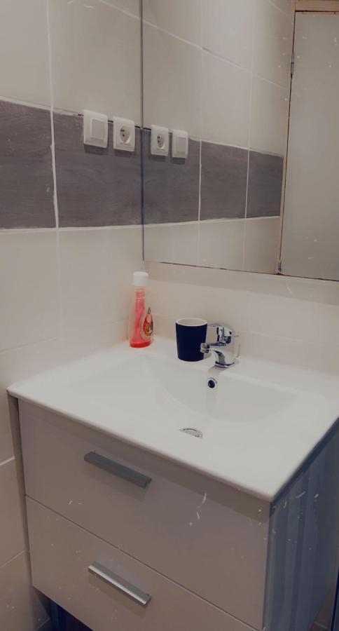 Clem Apartment Кале Екстериор снимка